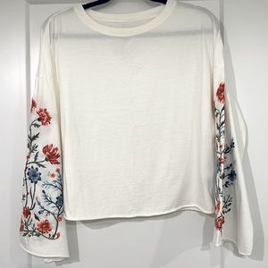 NWOT Anthropologie Driftwood Embroidered Sleeve Top
